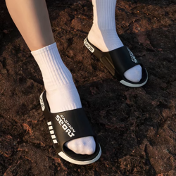 Men Slippers Summer Flat Sole Home Slippers For Women Man Open Toe Trend Slides Couple Light Beach Shoes Sandals