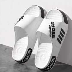 Men Slippers Summer Flat Sole Home Slippers For Women Man Open Toe Trend Slides Couple Light Beach Shoes Sandals